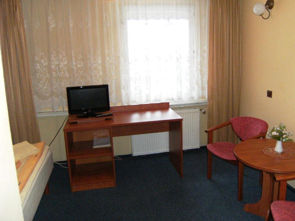 Hotel Lech Gniezno Room photo