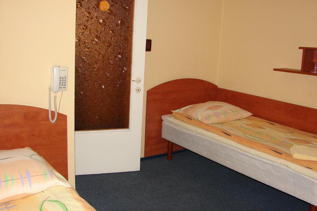 Hotel Lech Gniezno Room photo